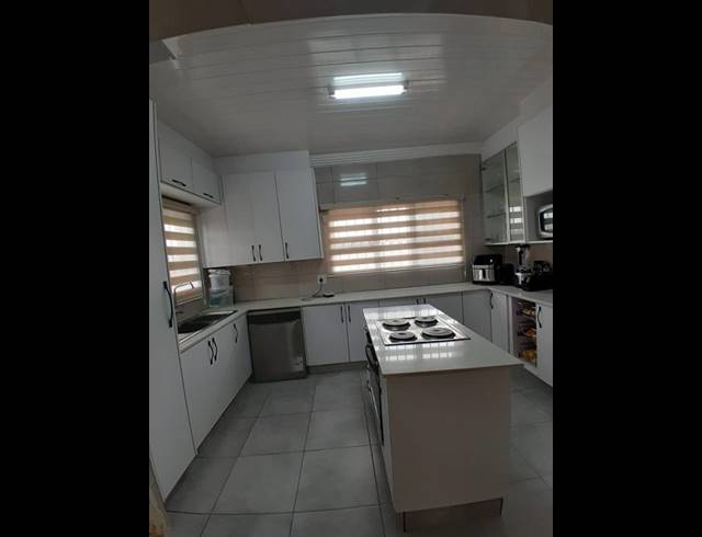 4 BEDROOM HOUSE FOR SALE IN LOTUS GARDENS